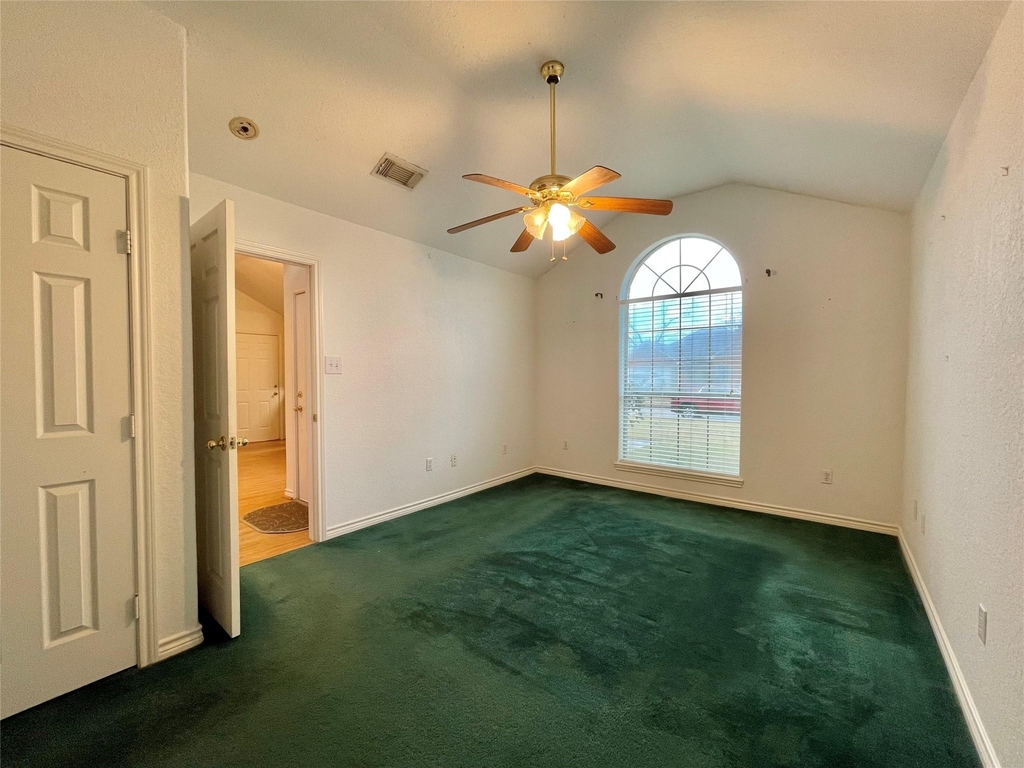 704 Manor Drive - Photo 11