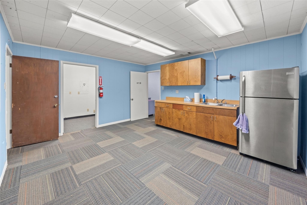 221 E Main Street - Photo 8