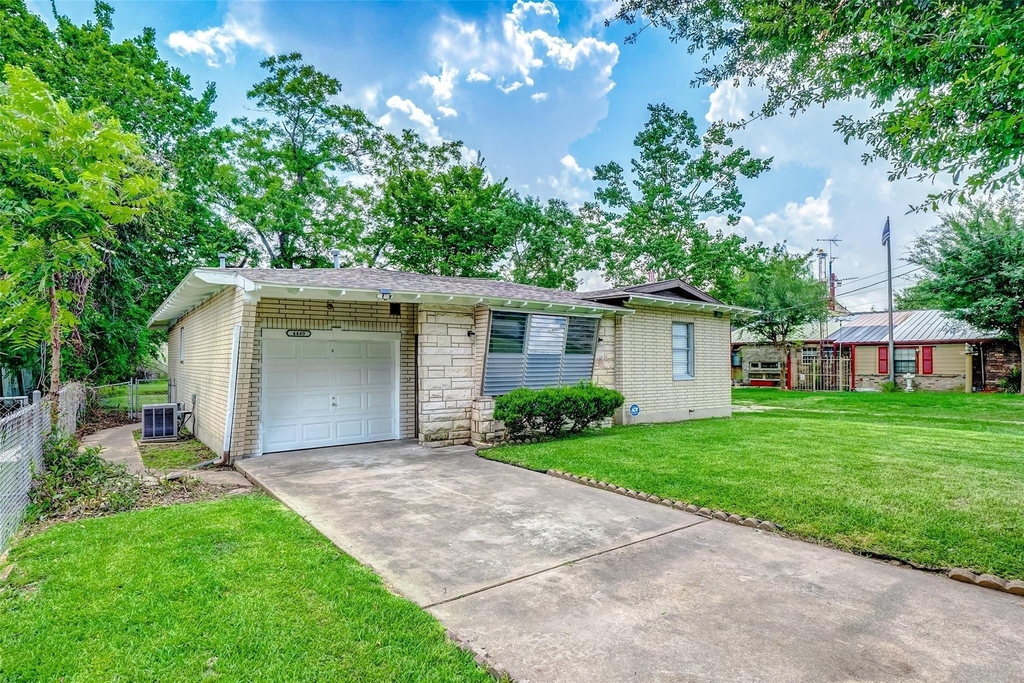 4440 Castor Street - Photo 0