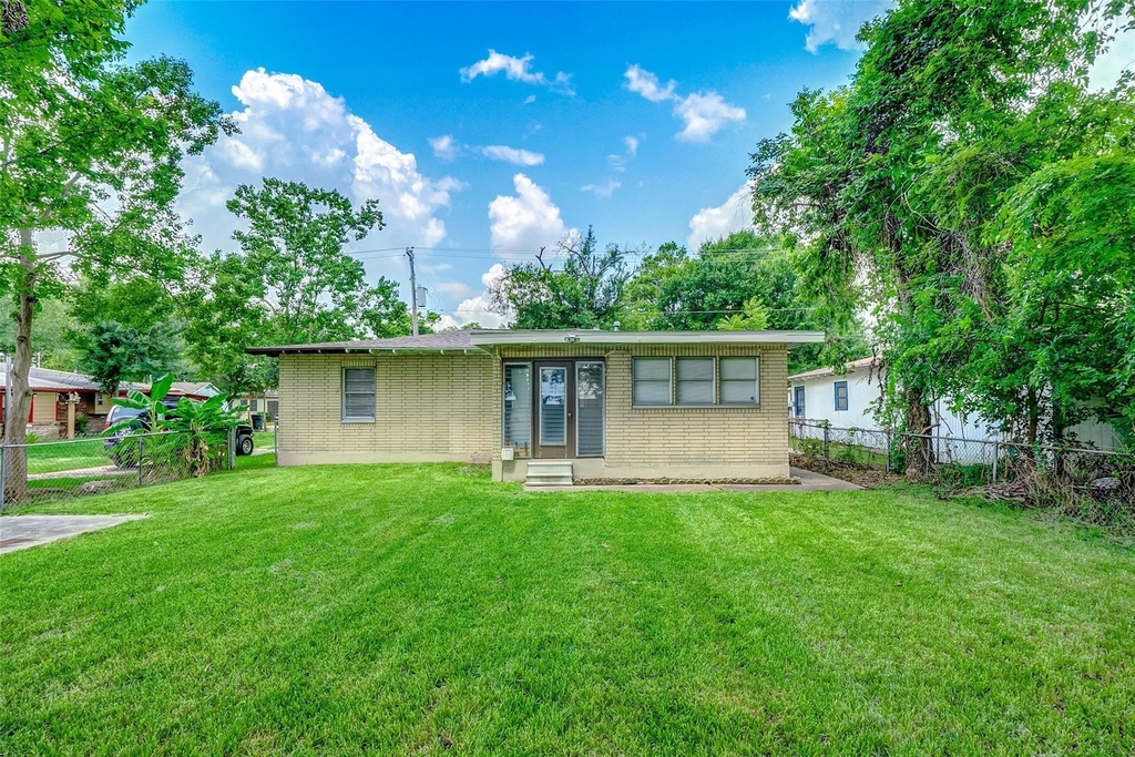 4440 Castor Street - Photo 1