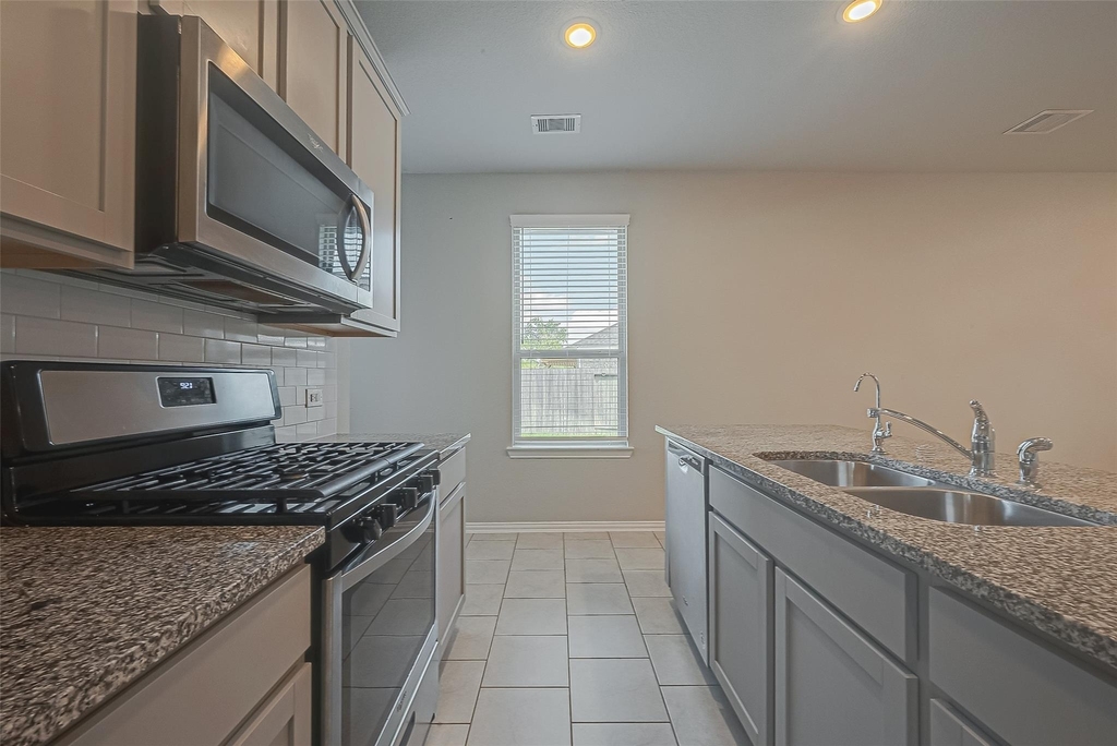 31803 Wellington Pass - Photo 20