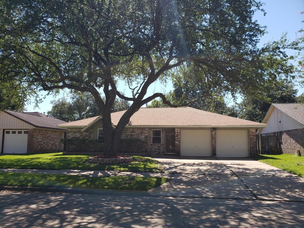 1129 E Rutgers Lane - Photo 0