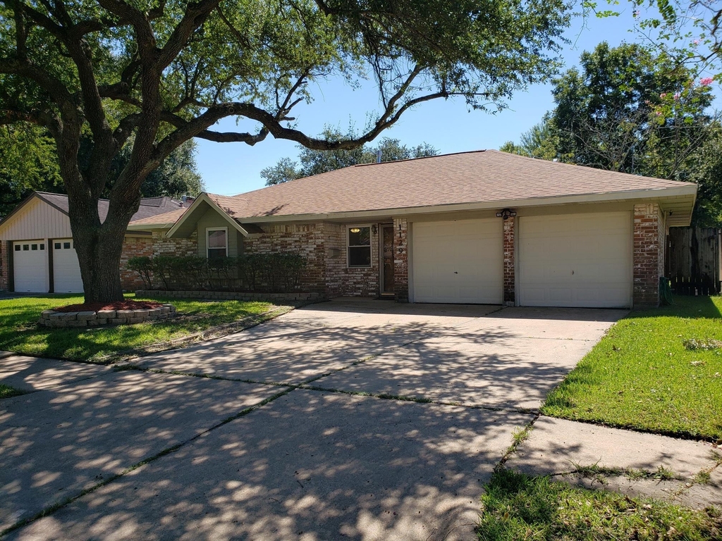 1129 E Rutgers Lane - Photo 1