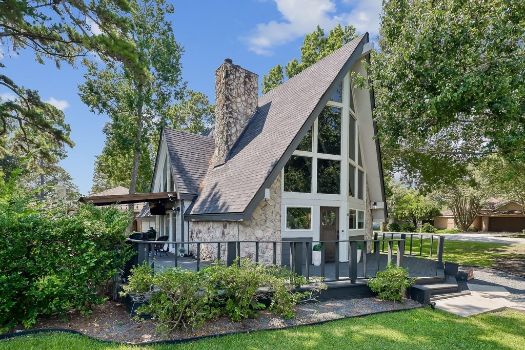 446 Fantasy Lane - Photo 0