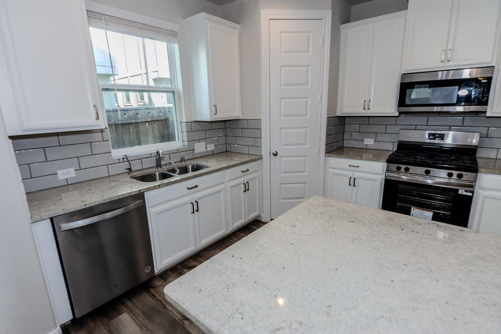 4120 Split Ivy Drive - Photo 21