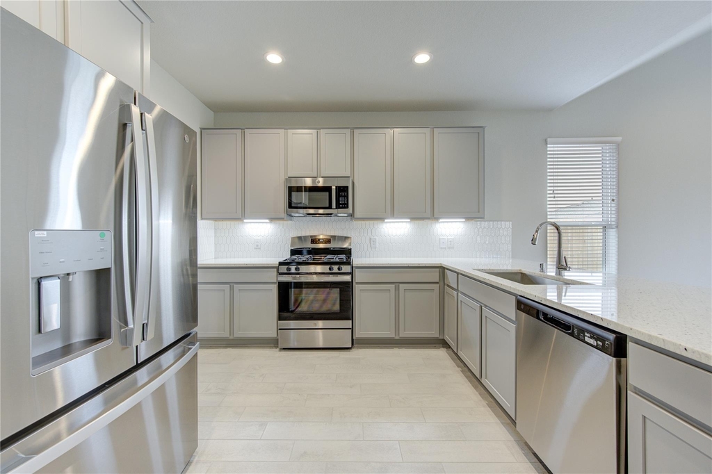 27006 Wandering Glen Lane - Photo 13