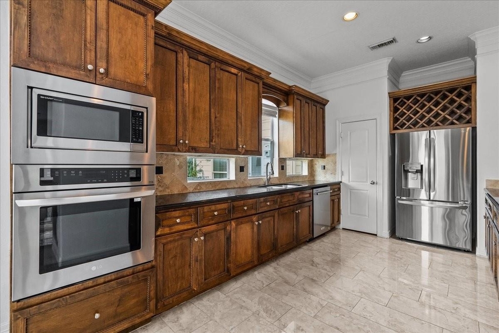 6118 Tyne Street - Photo 9
