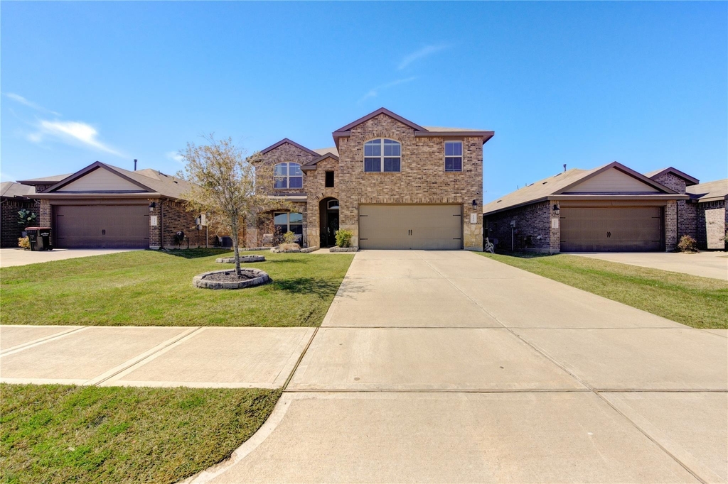 3306 Sumac Drive - Photo 1