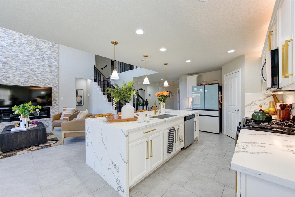 3306 Sumac Drive - Photo 8