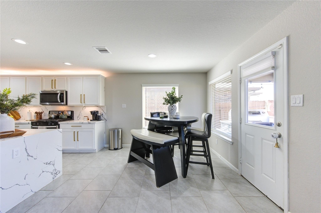 3306 Sumac Drive - Photo 14