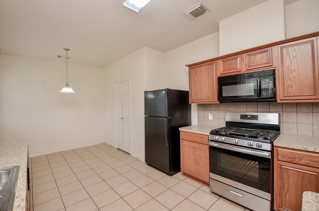 20903 Hamlet Ridge Lane - Photo 11