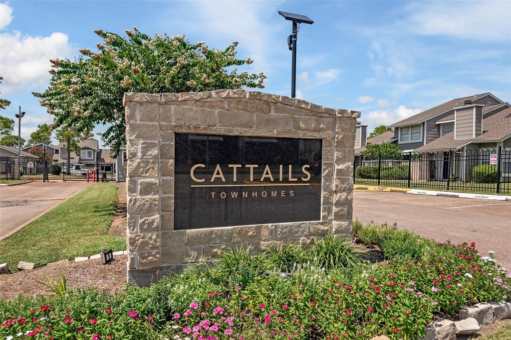 6345 Cattails Lane - Photo 0