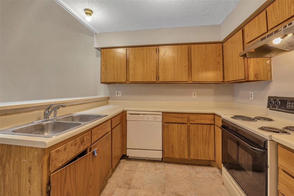 6345 Cattails Lane - Photo 11