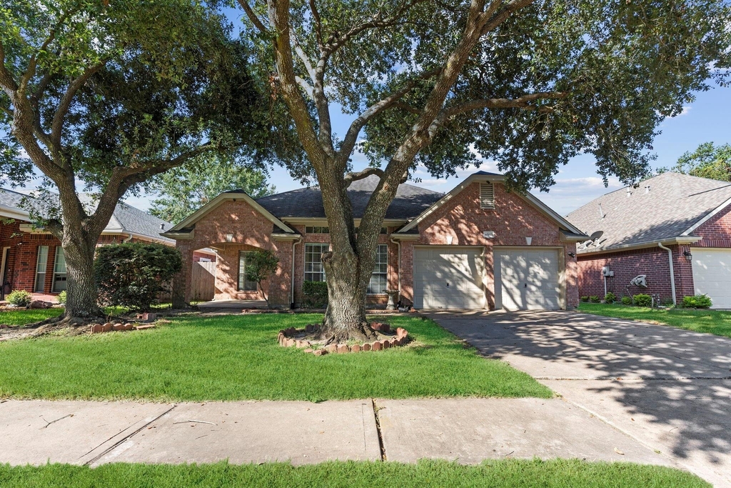 10415 Courtley Street - Photo 1