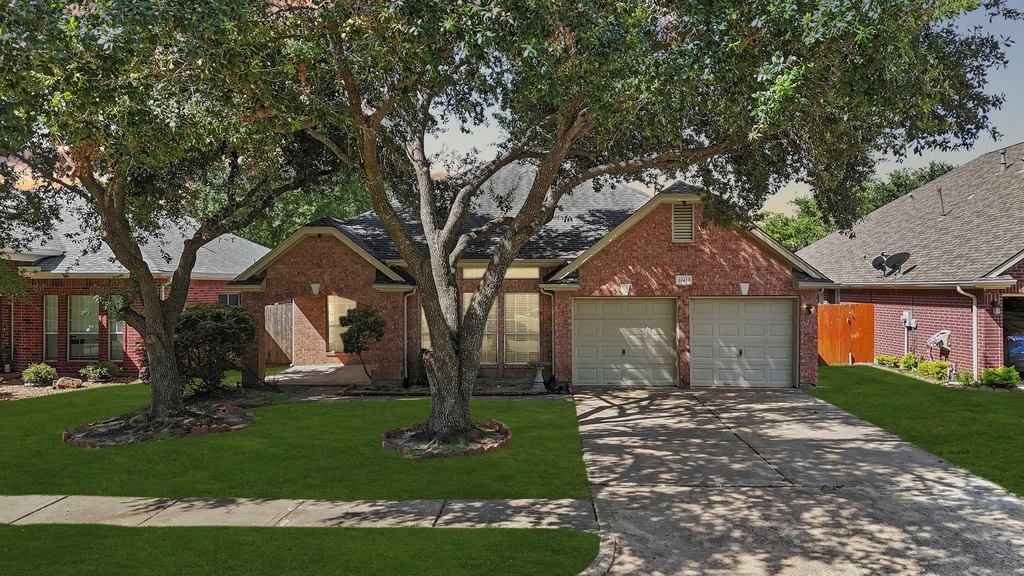 10415 Courtley Street - Photo 0