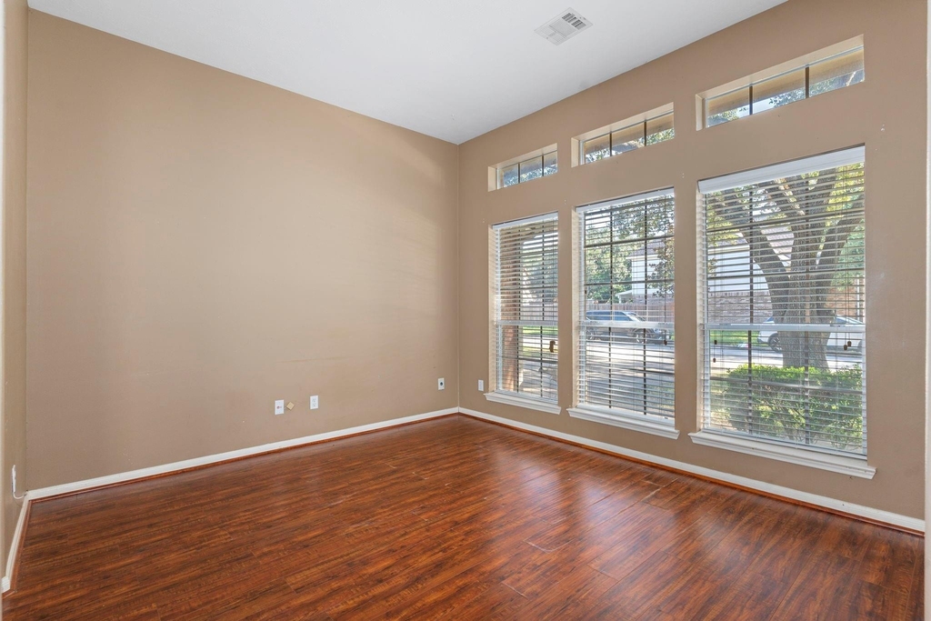 10415 Courtley Street - Photo 25