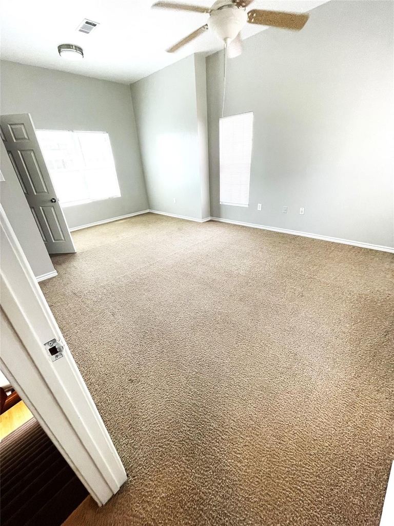 4122 Drake Street - Photo 3