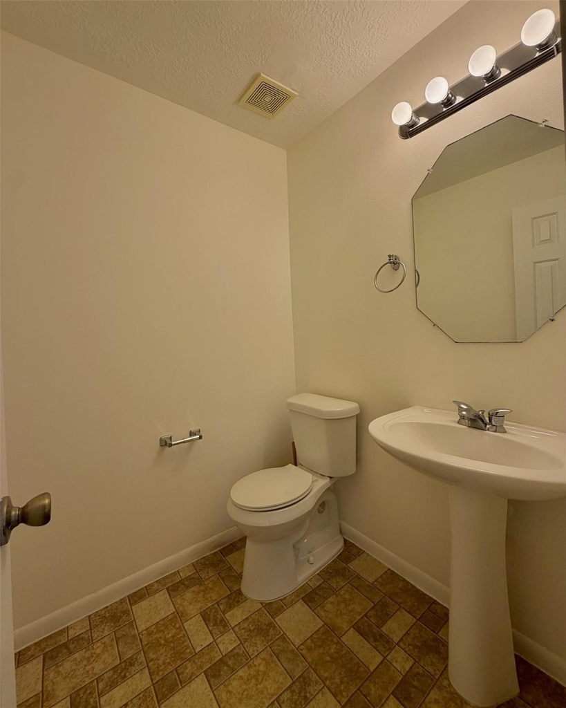 19754 Hon Court - Photo 11