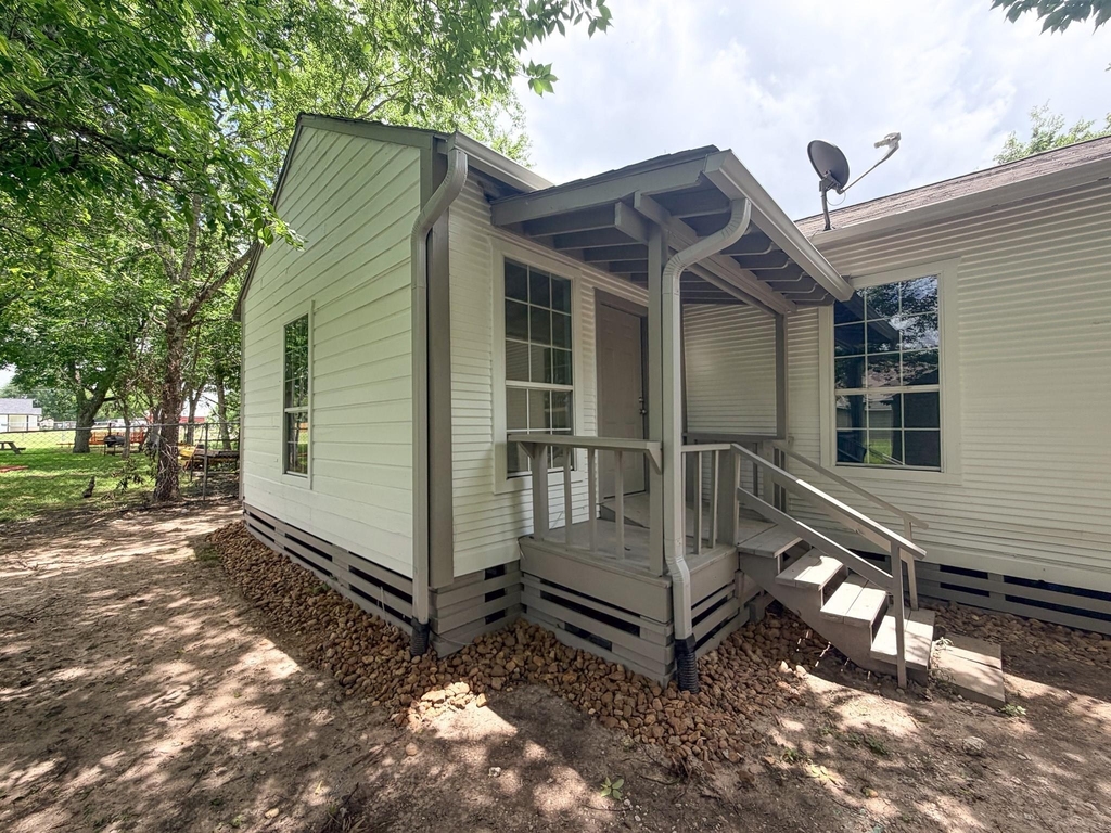 202 Second - Photo 15