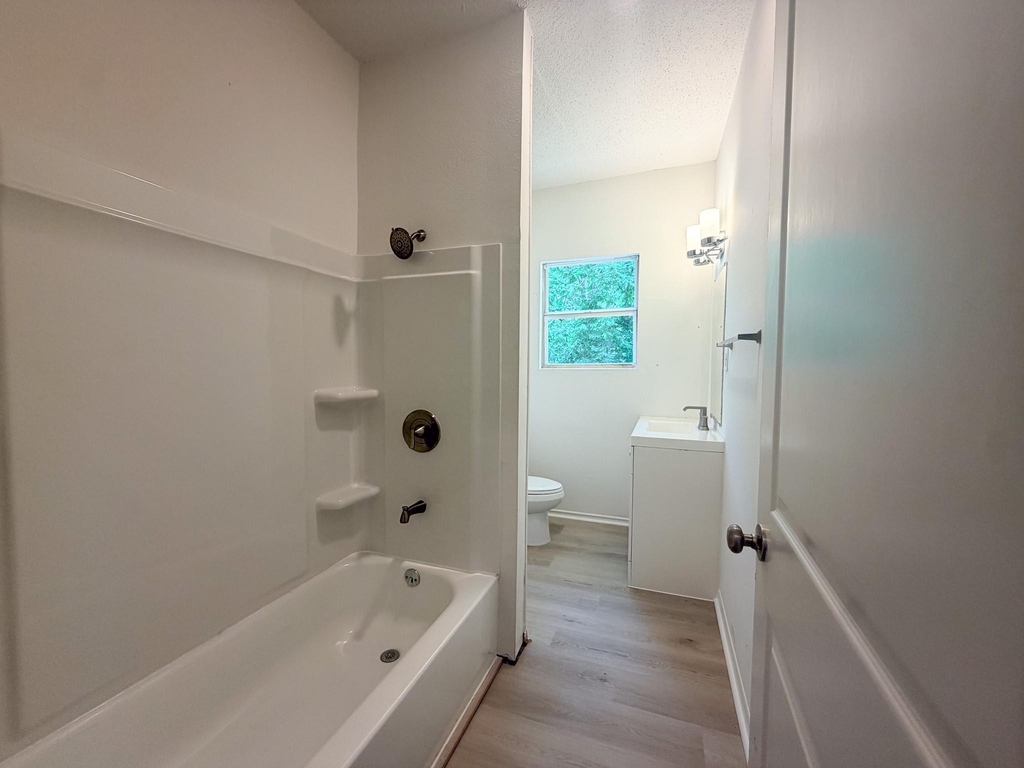 202 Second - Photo 8