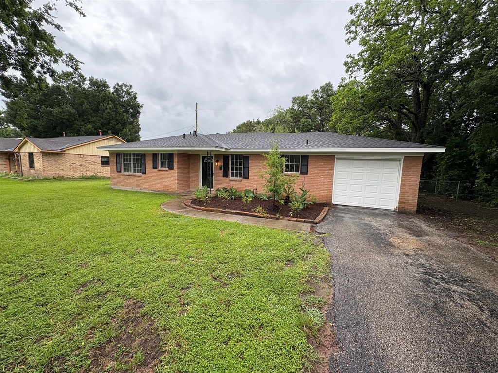 223 Belmont Street - Photo 0