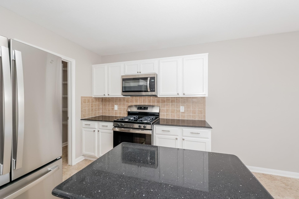 3330 Legends Mill Drive - Photo 7