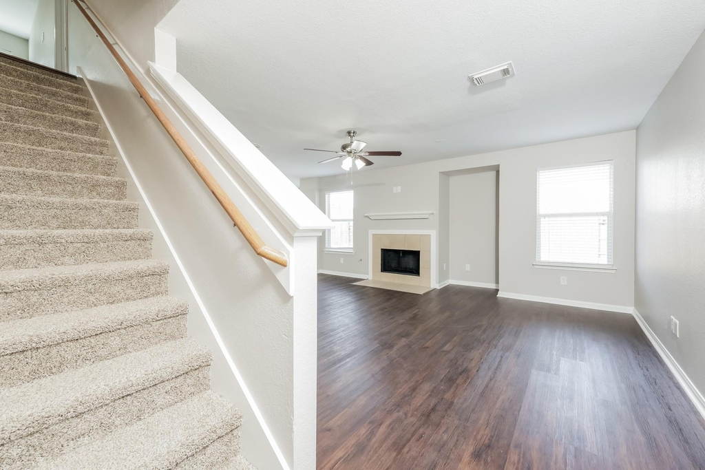 3330 Legends Mill Drive - Photo 3