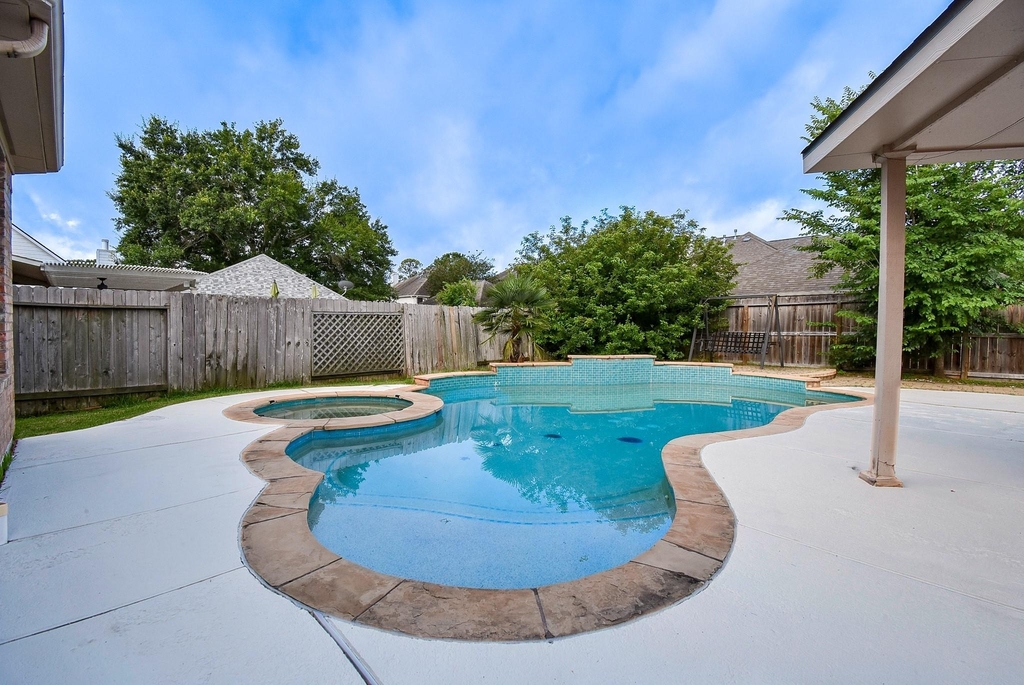 2719 Mossy Log Court - Photo 2