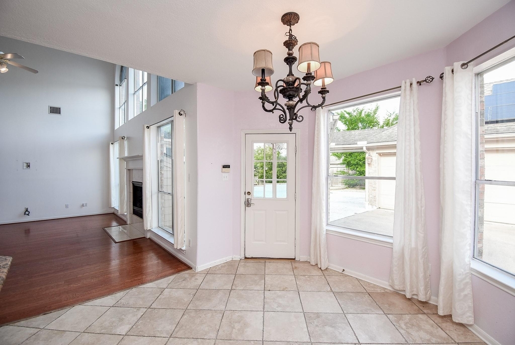 2719 Mossy Log Court - Photo 18