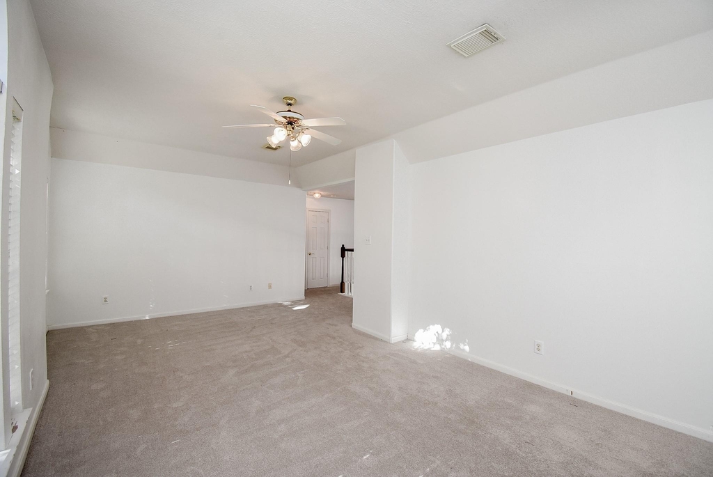 2719 Mossy Log Court - Photo 38
