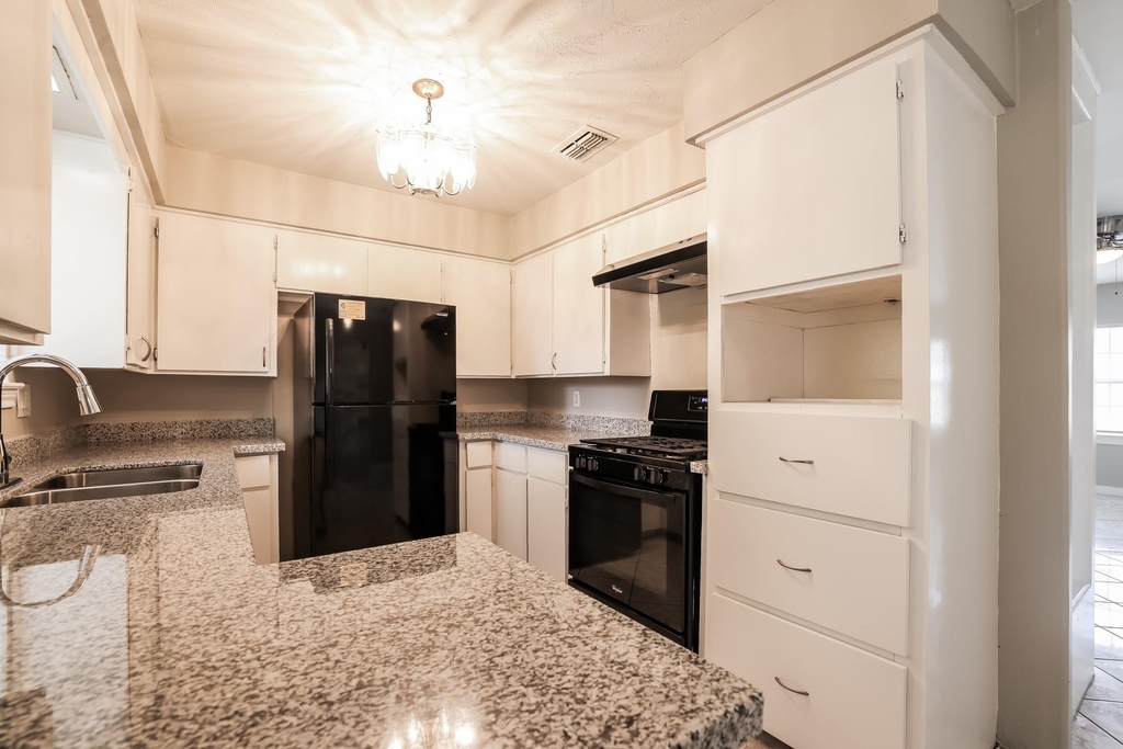 4610 Anice Street - Photo 5