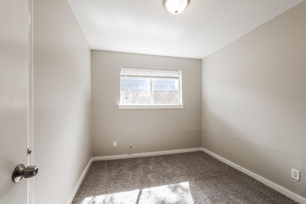 4610 Anice Street - Photo 9