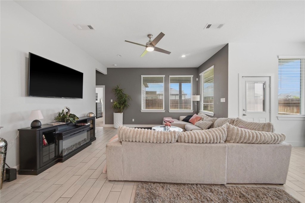 4512 Bartagrass Drive - Photo 7