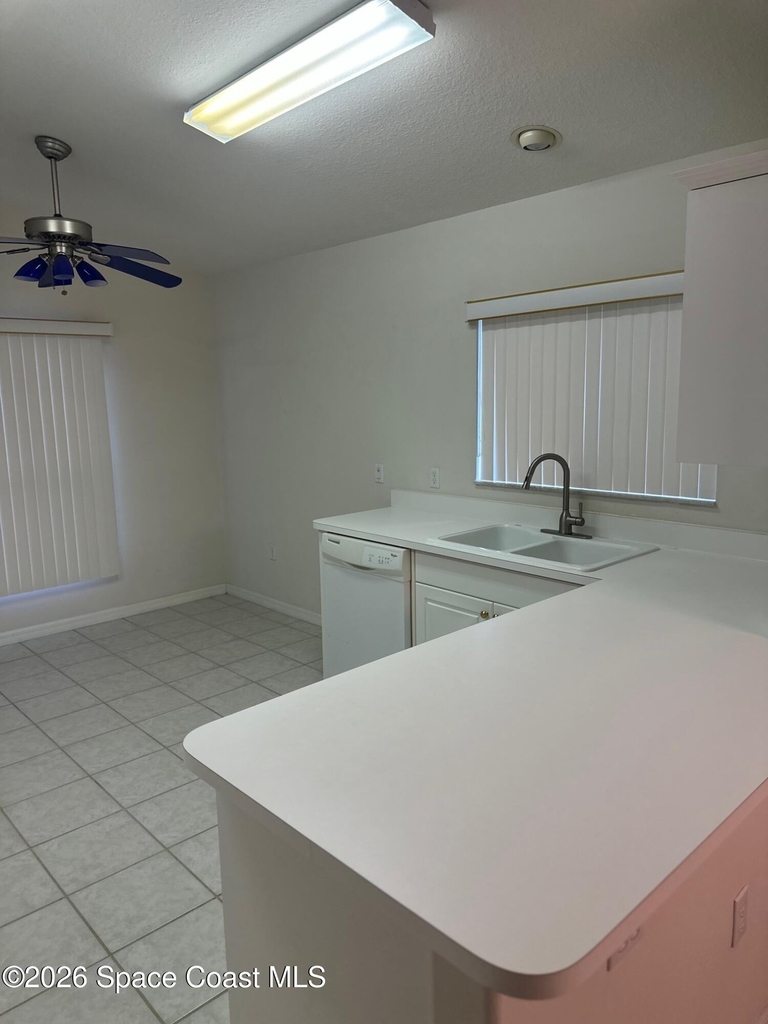 1610 Lago Mar Drive - Photo 24