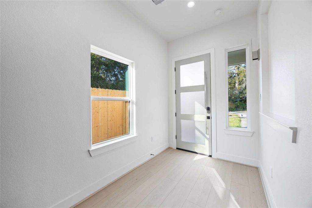 5222 Gold Street - Photo 2