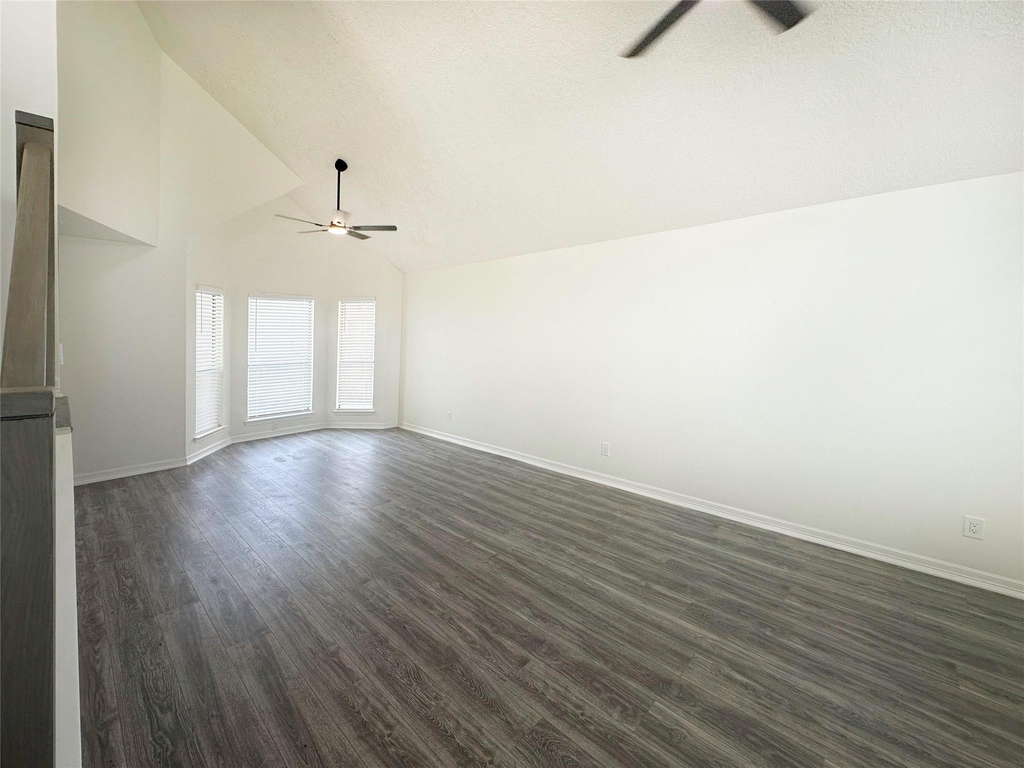 9843 Stableway Drive - Photo 4