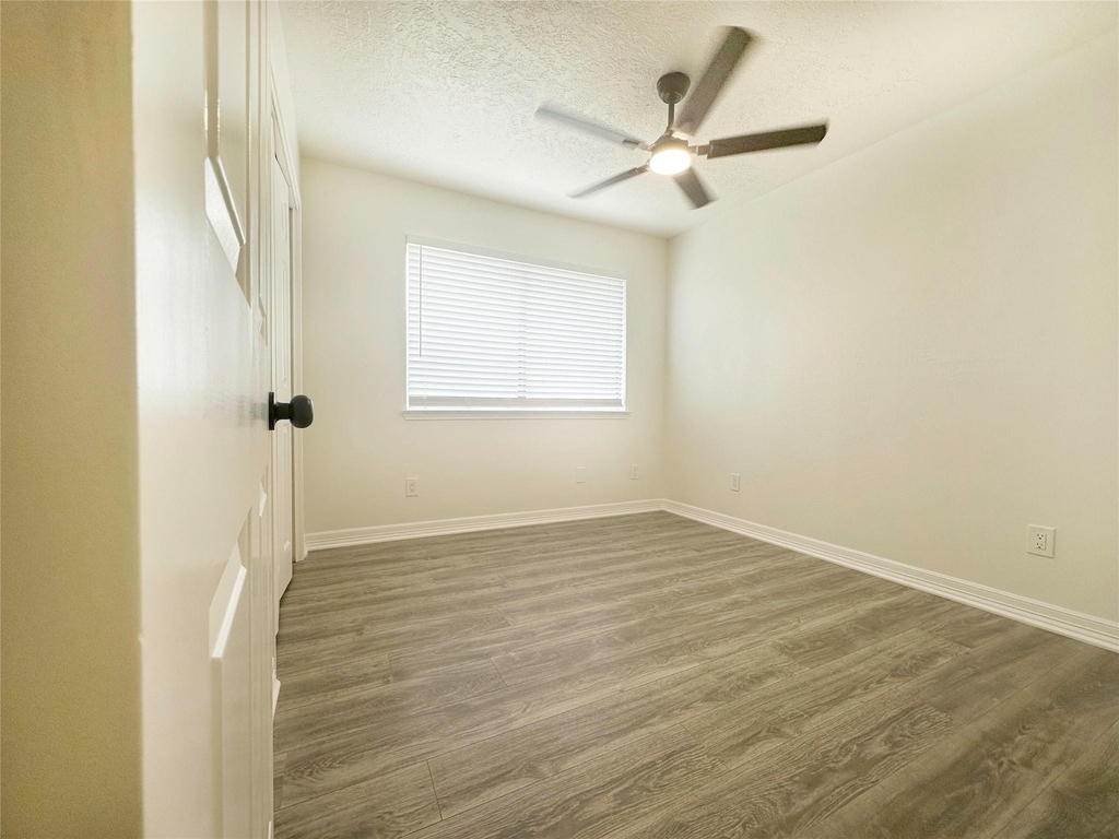 9843 Stableway Drive - Photo 20