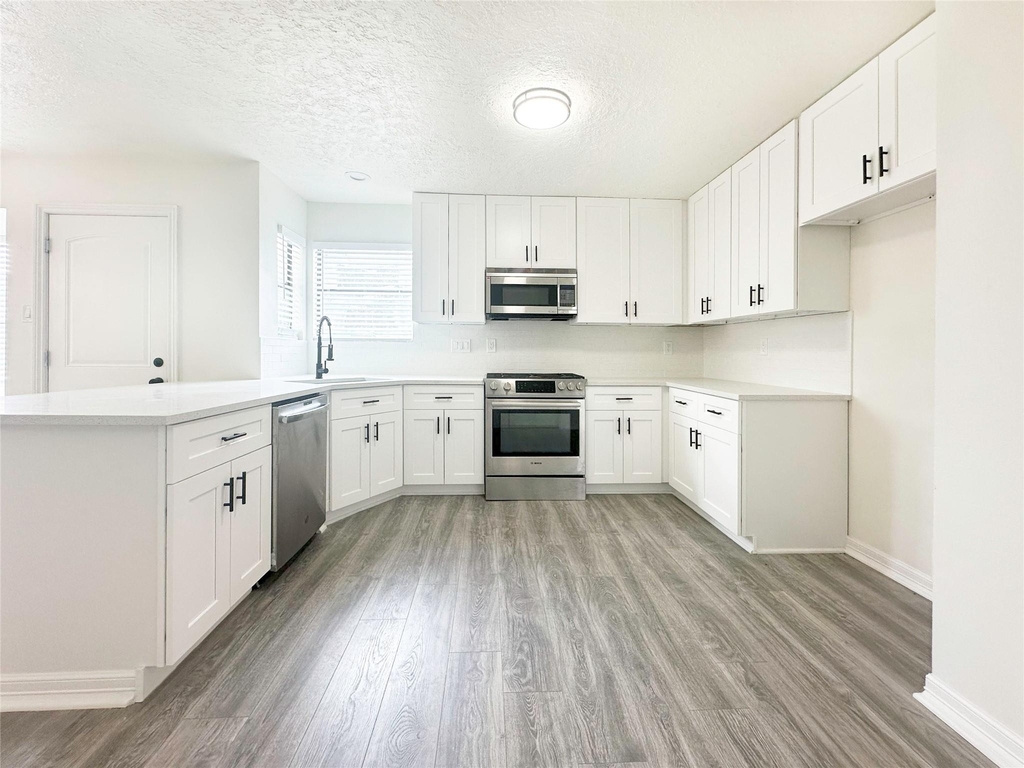 9843 Stableway Drive - Photo 8