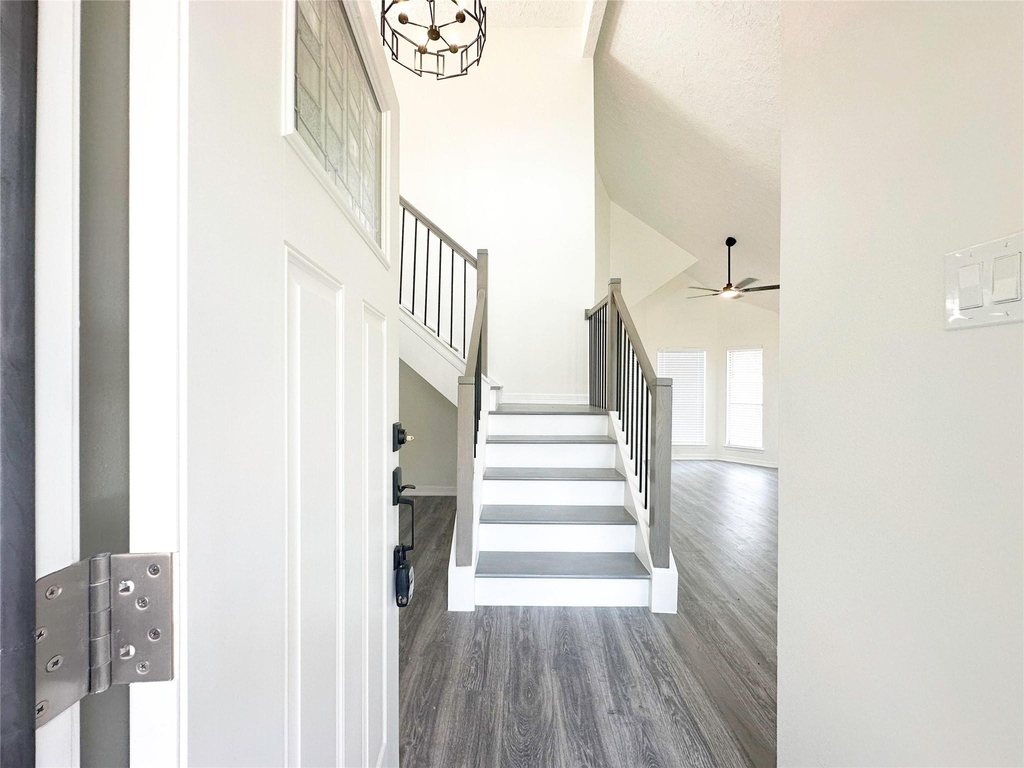 9843 Stableway Drive - Photo 3