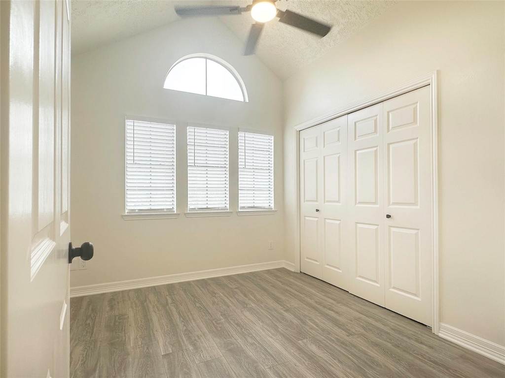 9843 Stableway Drive - Photo 18