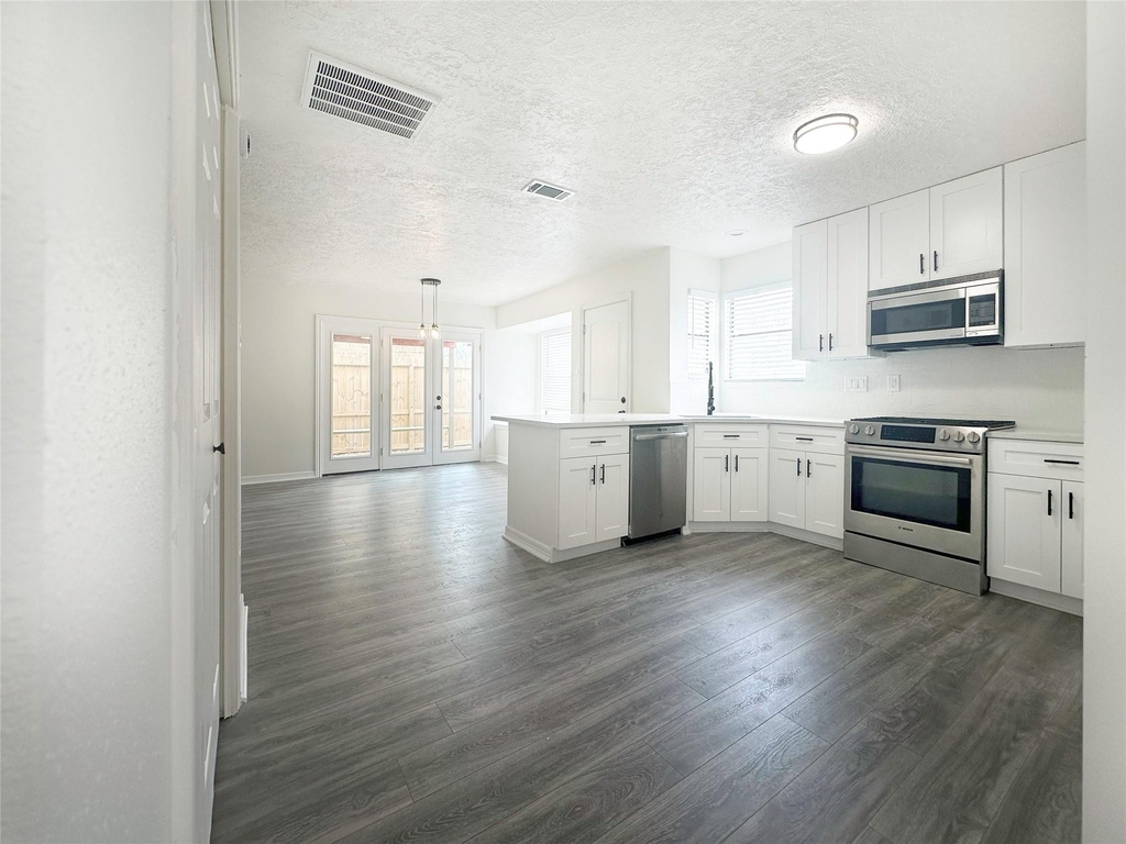 9843 Stableway Drive - Photo 7