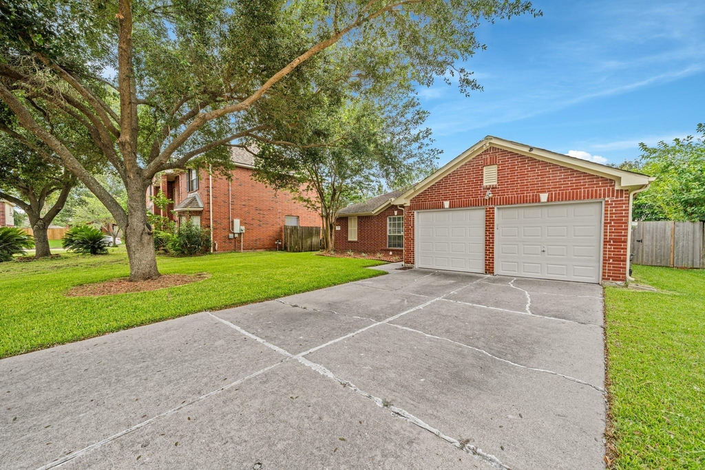 15007 Changing Oak Ridge Court - Photo 1