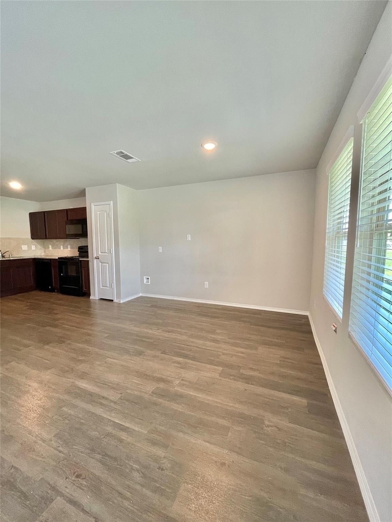 126 E Ash St - Photo 5