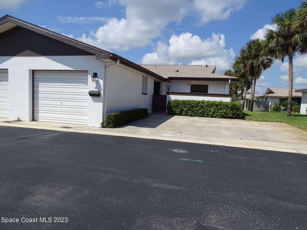 255 Paradise Boulevard - Photo 0