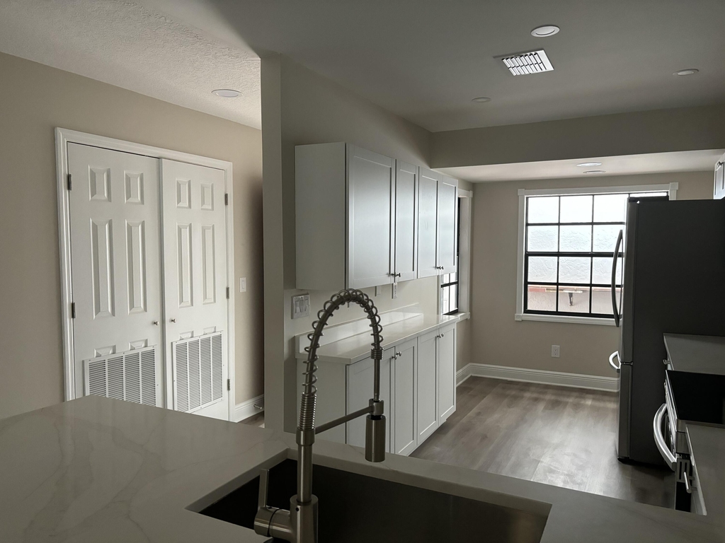 255 Paradise Boulevard - Photo 5