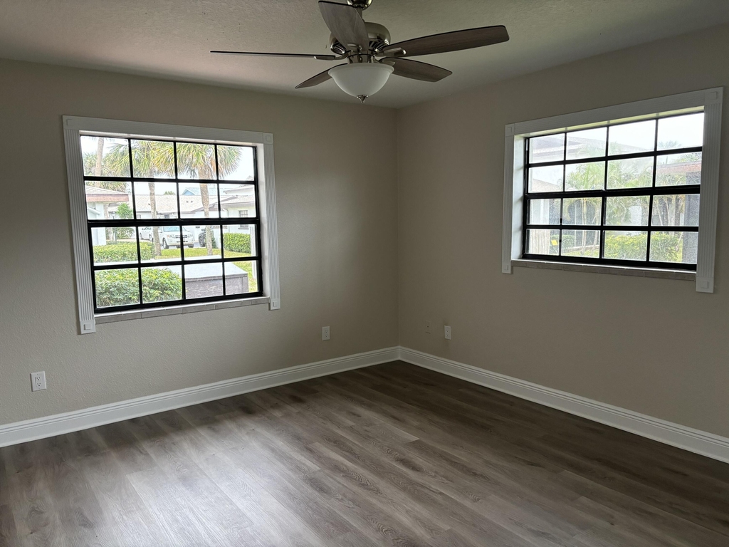255 Paradise Boulevard - Photo 12