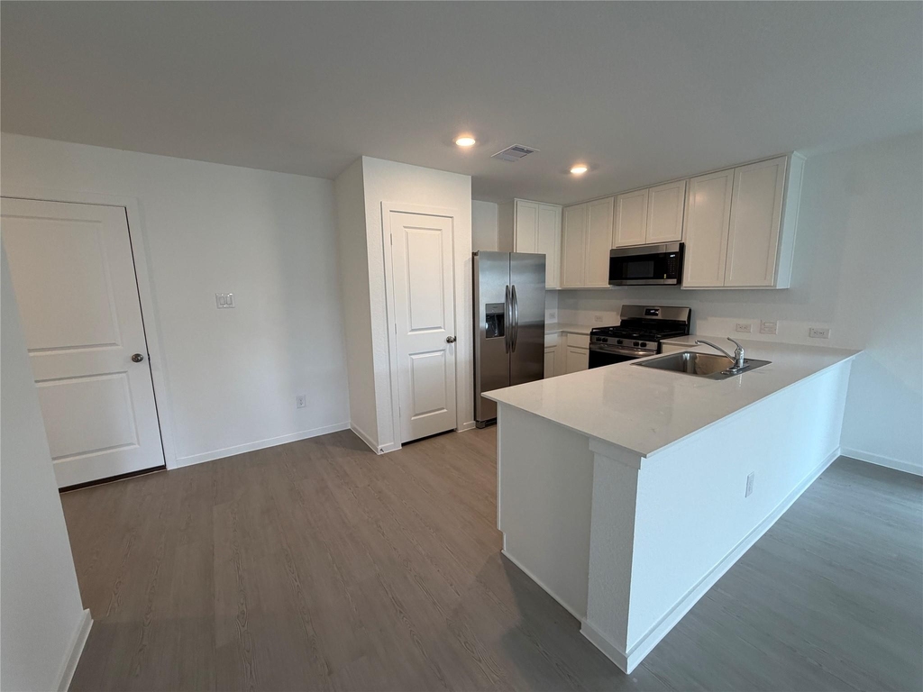 1531 Gardenia Grove Lane - Photo 2