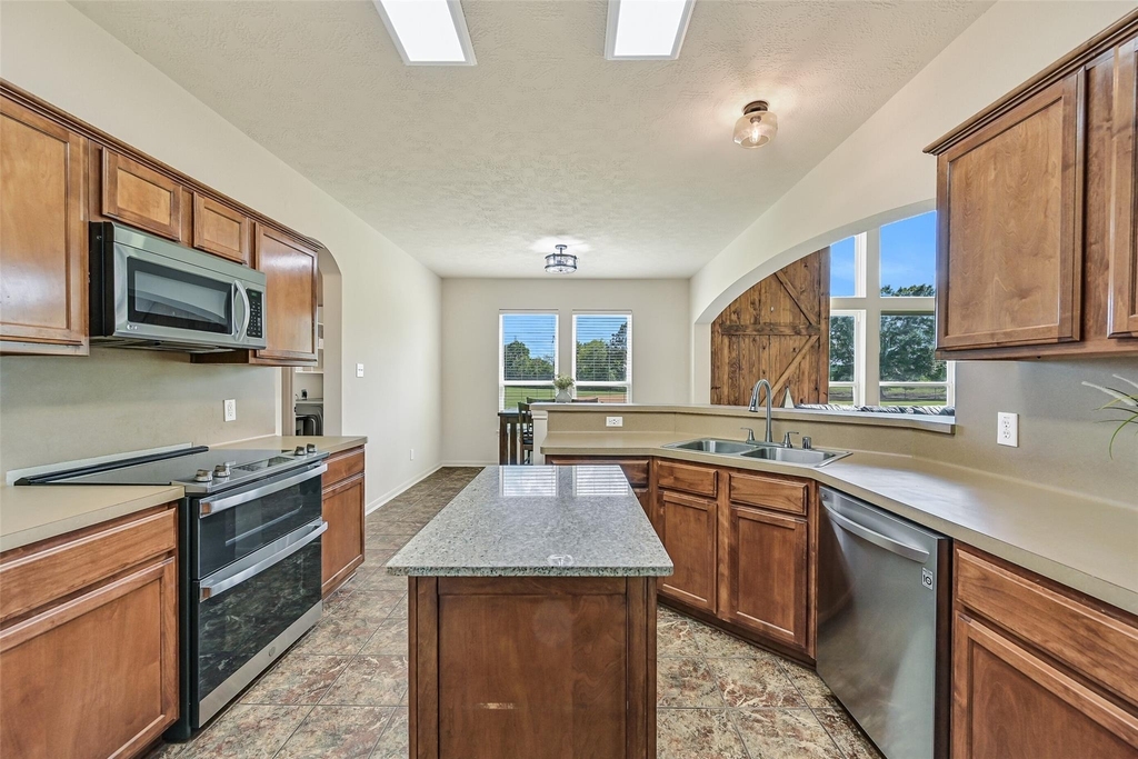1404 Hollier Road - Photo 17