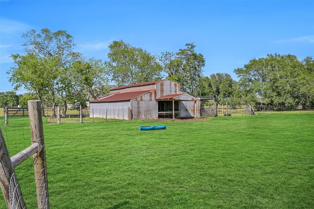 1404 Hollier Road - Photo 35
