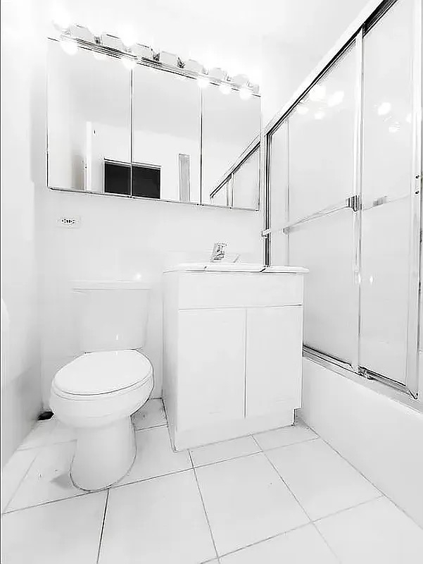 238 East 36th Street - Photo 4